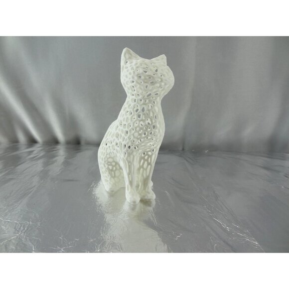 3D Printed Hollow Cat small Voronoi cat  Figurine With LED Light - Picture 3 of 12